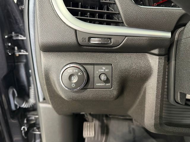 Used 2015 Chevrolet Traverse LT w/ Style and Technology Package FWD image 11