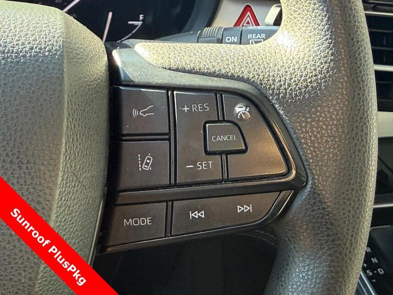 Used 2025 Toyota Sienna LE w/ LE Plus Package image 22