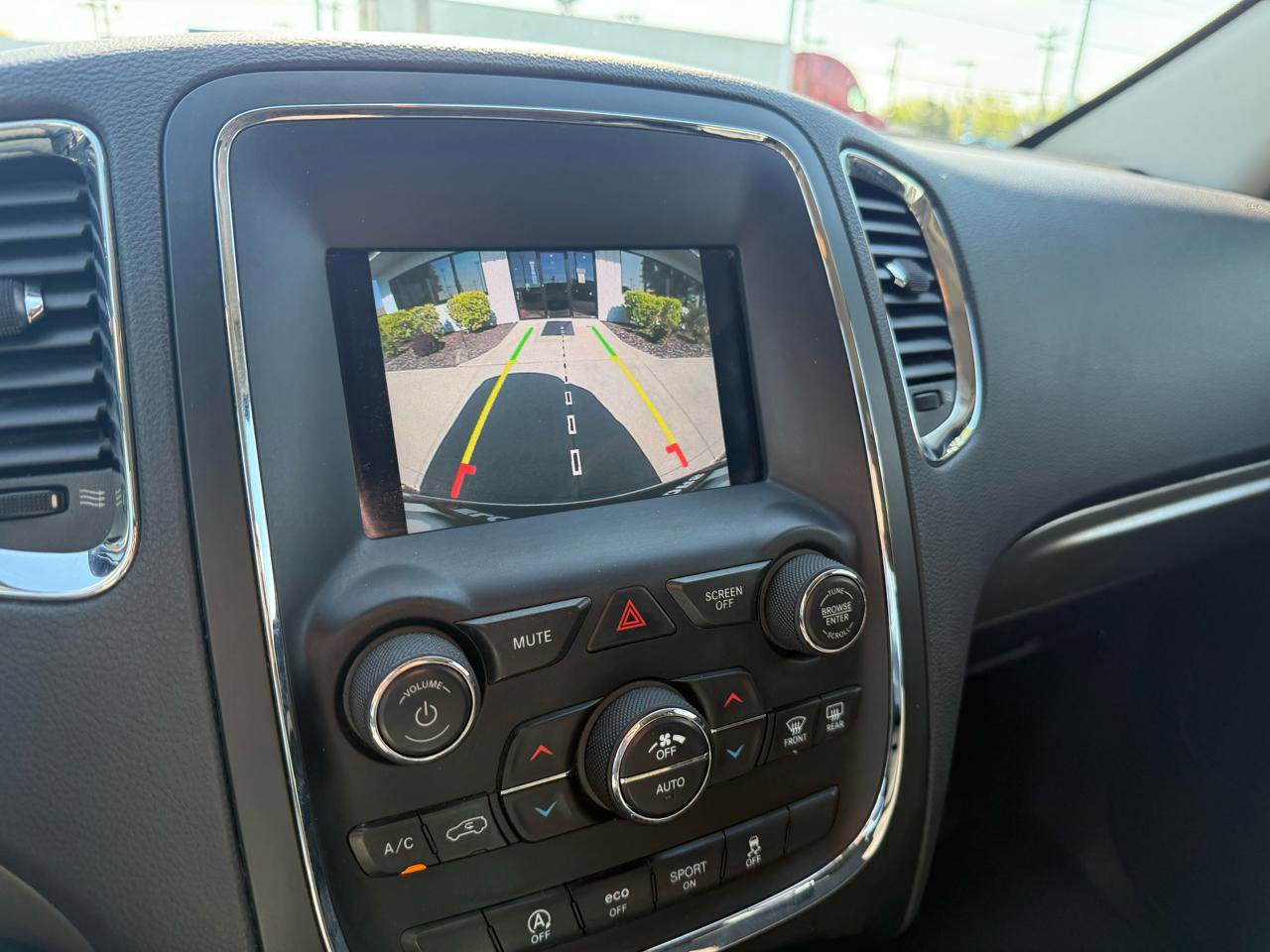 Used 2018 Dodge Durango SXT AWD/4WD image 15
