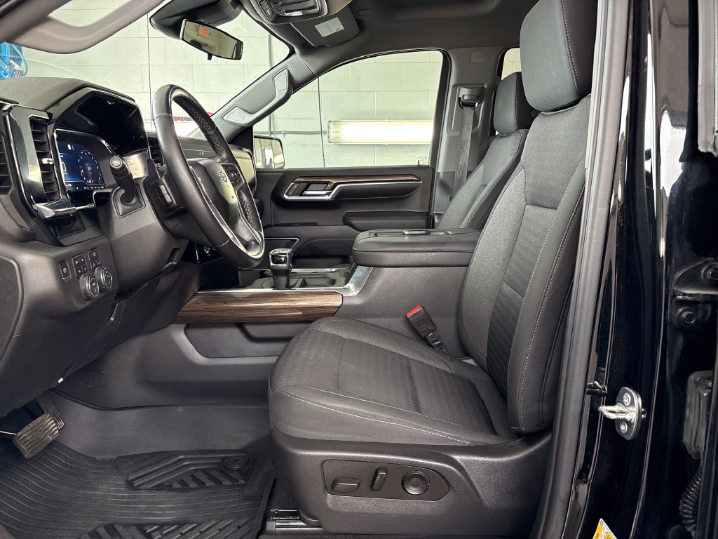 Used 2022 Chevrolet Silverado 1500 LT Trail Boss AWD/4WD image 14