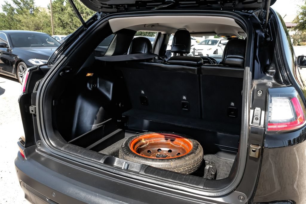 Used 2021 Jeep Cherokee Latitude Plus FWD image 43
