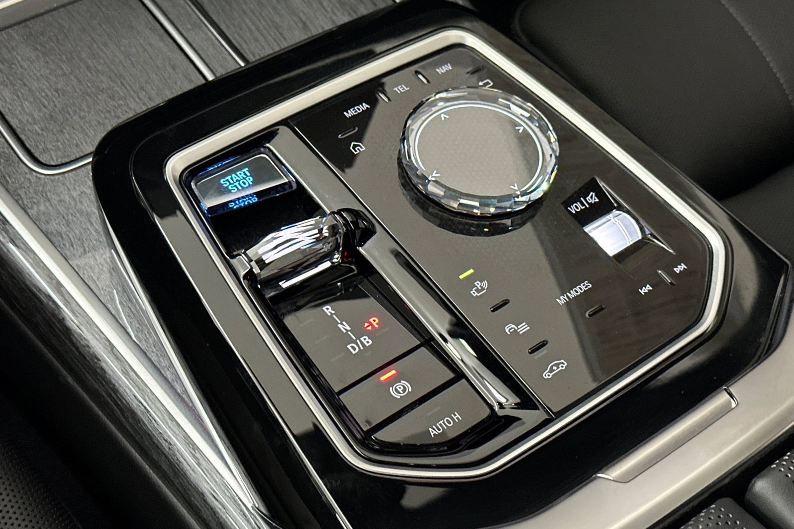 Certified 2024 BMW i7 xDrive60 image 19