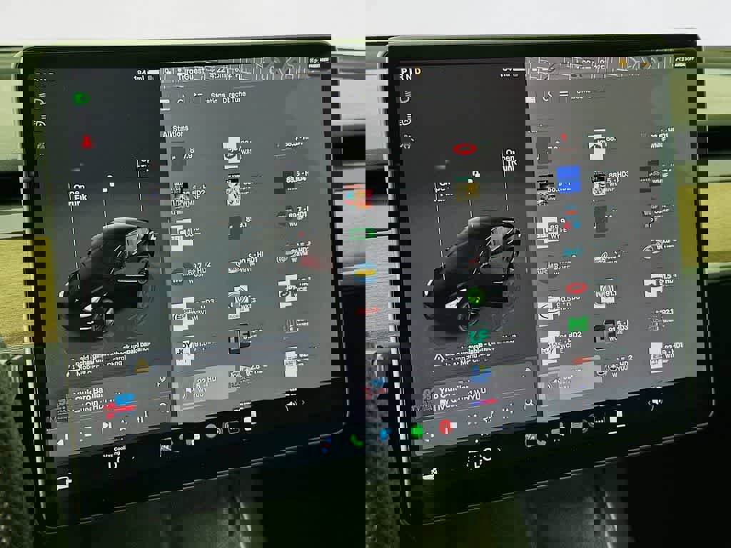 Used 2023 Tesla Model 3 Standard Range image 16