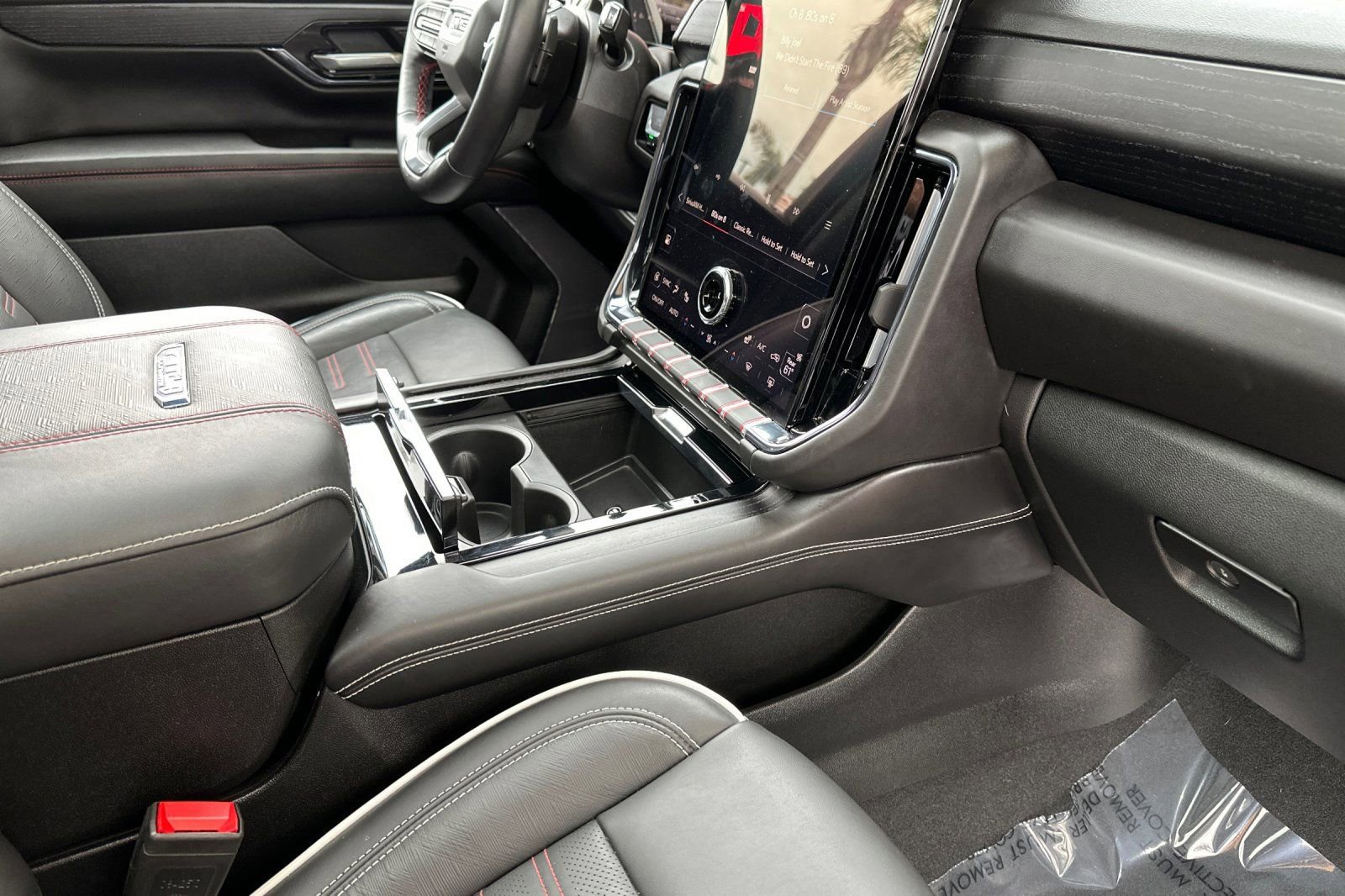 Certified 2025 GMC Yukon AT4 Ultimate image 18