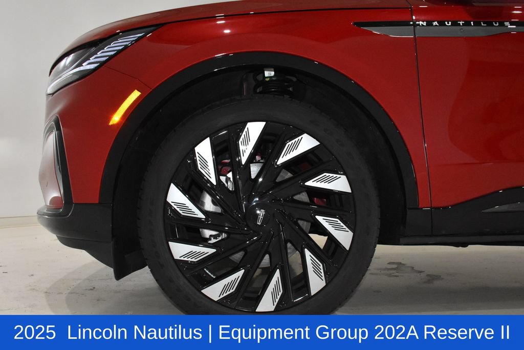 Used 2025 Lincoln Nautilus Reserve w/ Jet Appearance Package AWD/4WD image 6