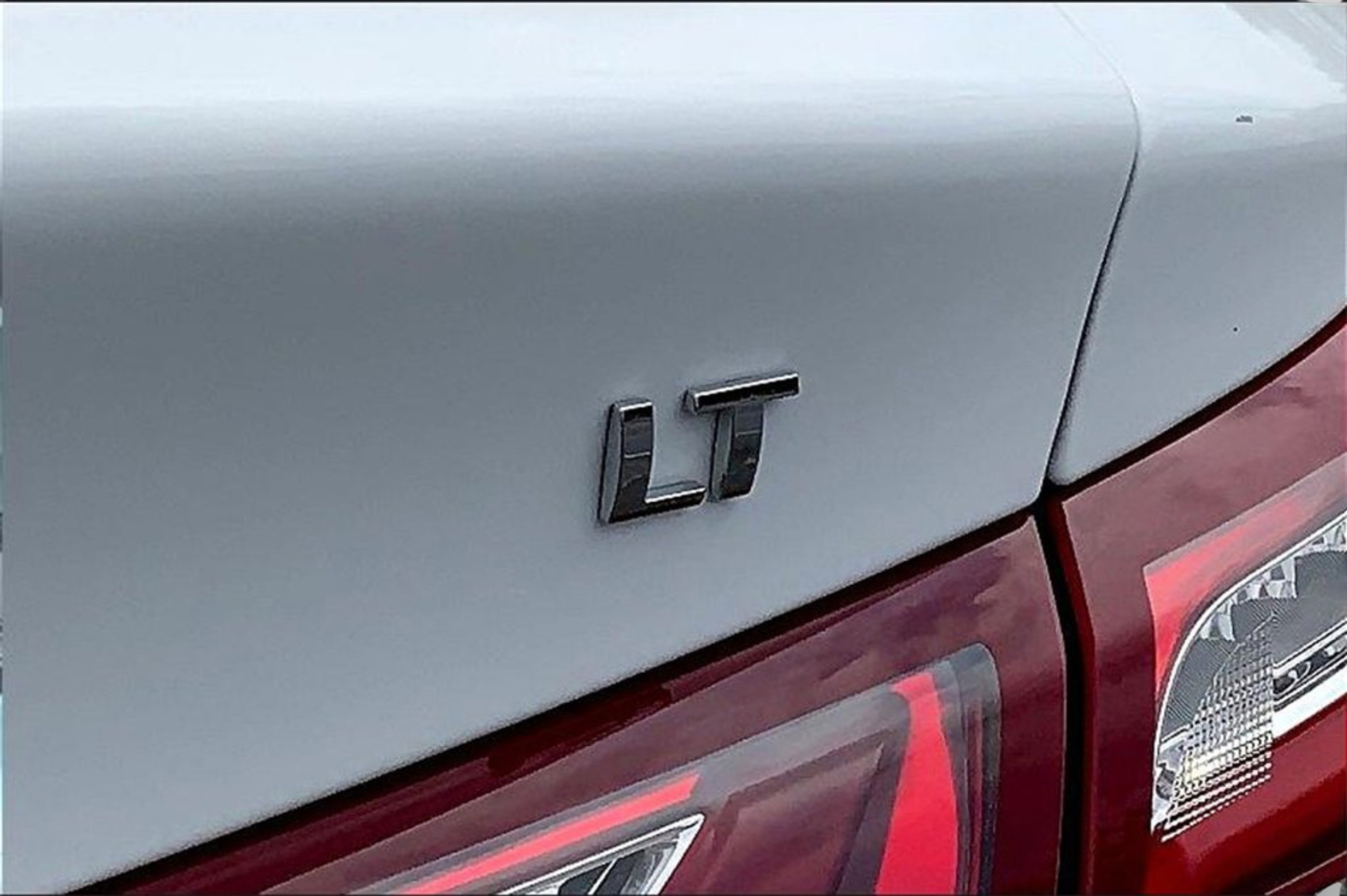 Used 2022 Chevrolet Malibu LT FWD image 11