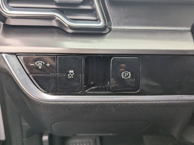 Certified 2025 Kia Sportage EX FWD image 13