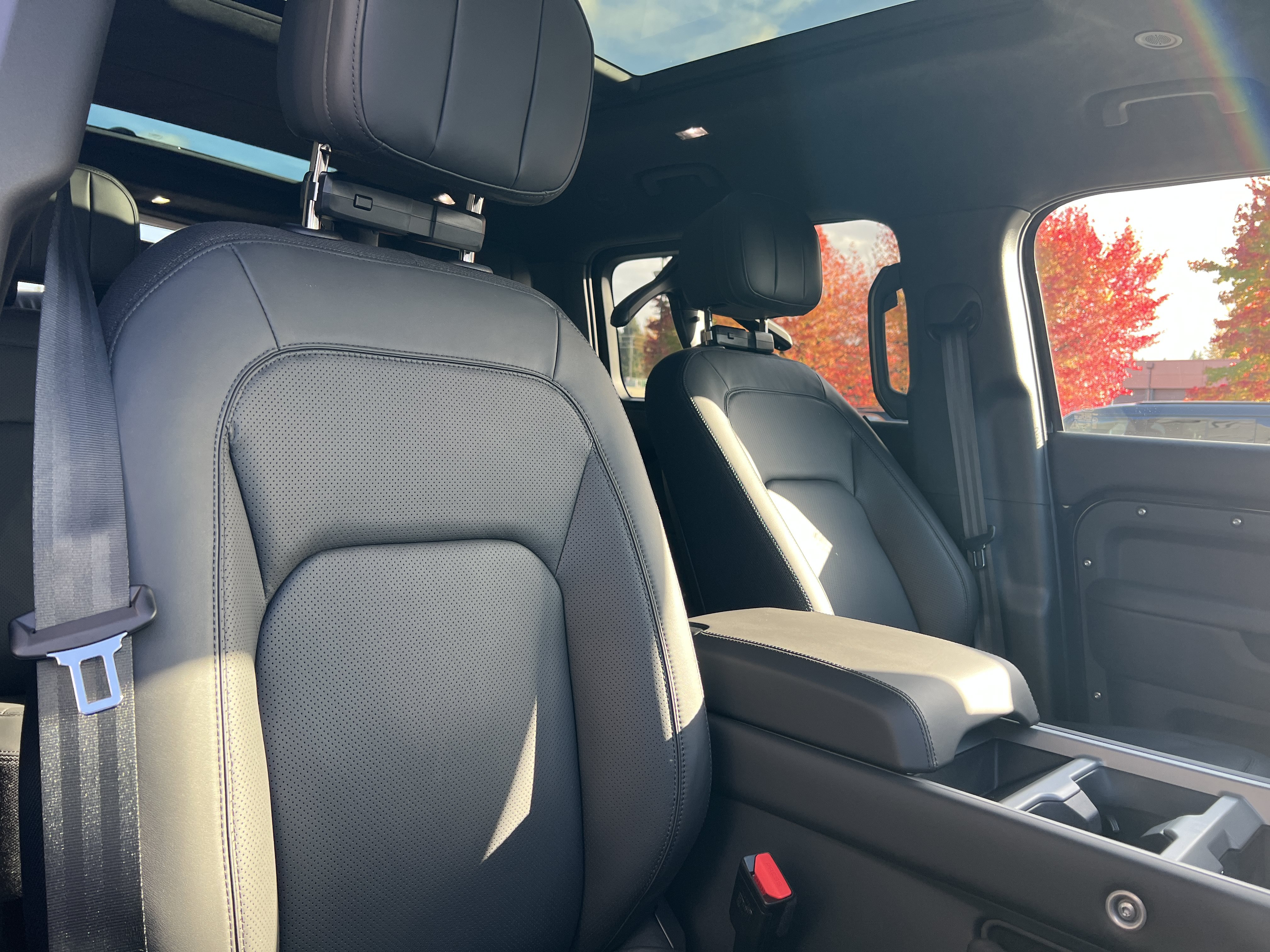 New 2026 Land Rover Defender 130 V8 AWD/4WD image 12