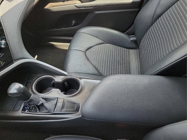Used 2022 Toyota Camry SE w/ Convenience Package FWD image 30