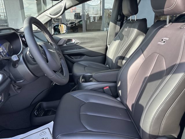 New 2026 Chrysler Pacifica Select w/ S Appearance Package FWD image 4