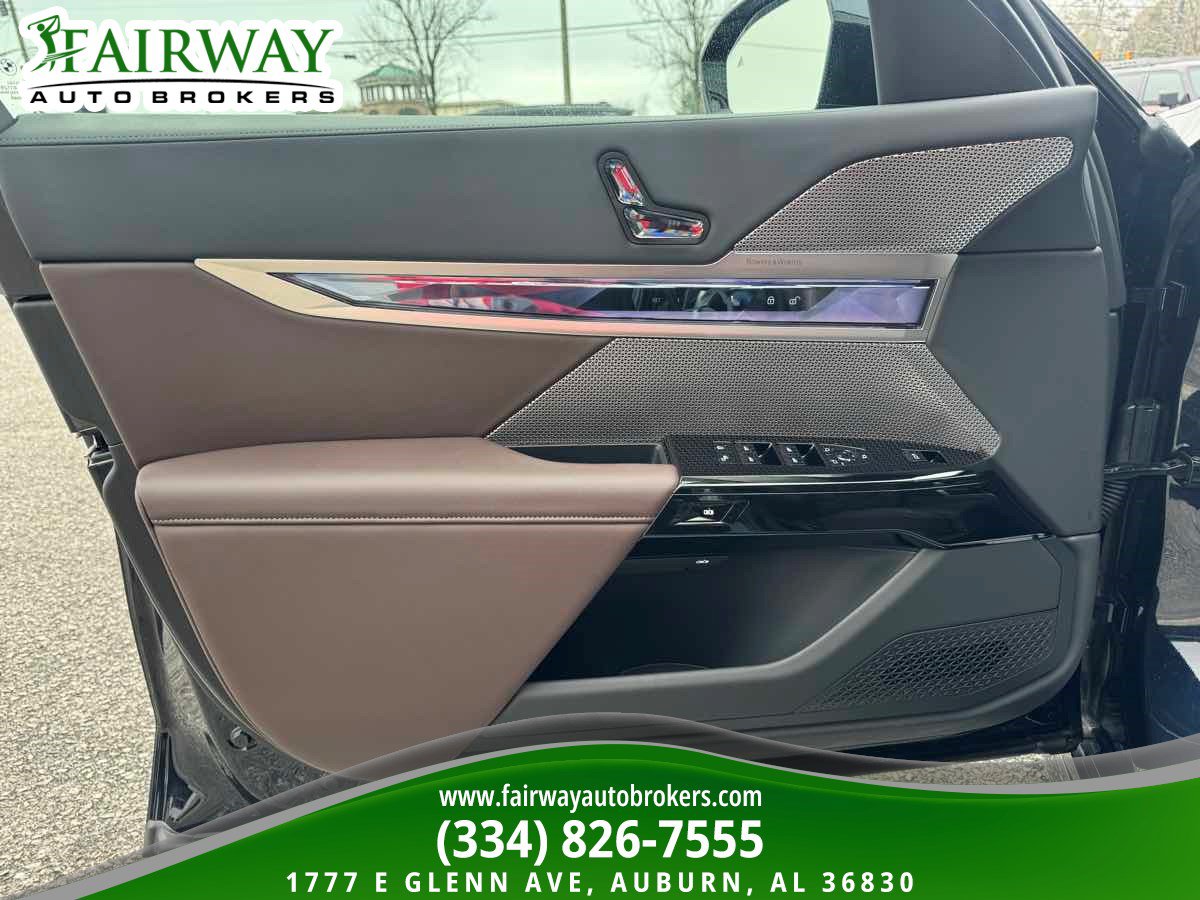 Used 2025 BMW 740i xDrive AWD/4WD image 26