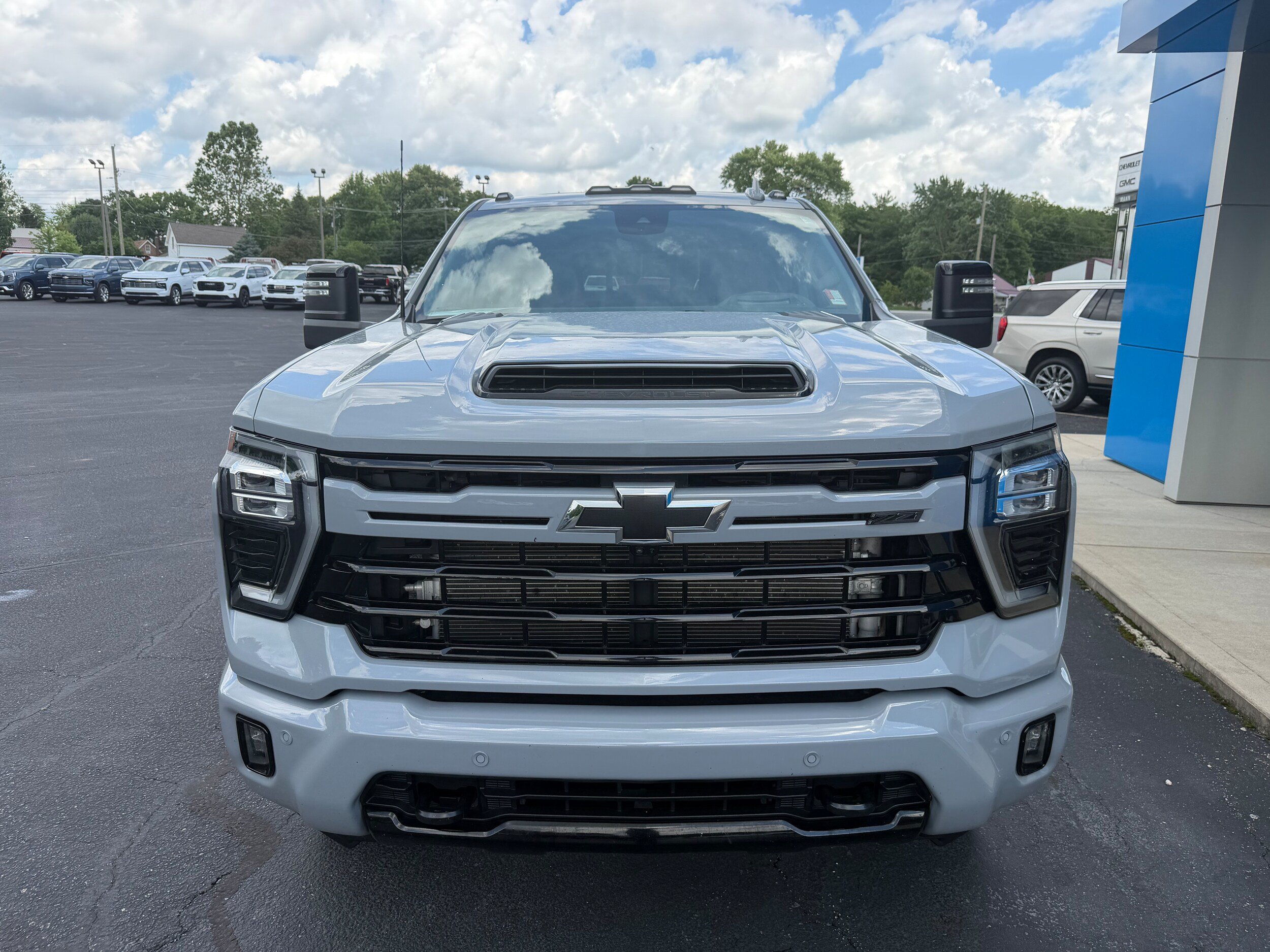 Used 2024 Chevrolet Silverado 3500 LTZ w/ LTZ Plus Package AWD/4WD image 12
