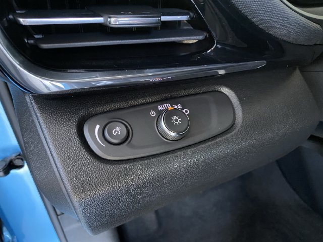 Used 2025 Buick Envista Sport Touring w/ Convenience II Package FWD image 21