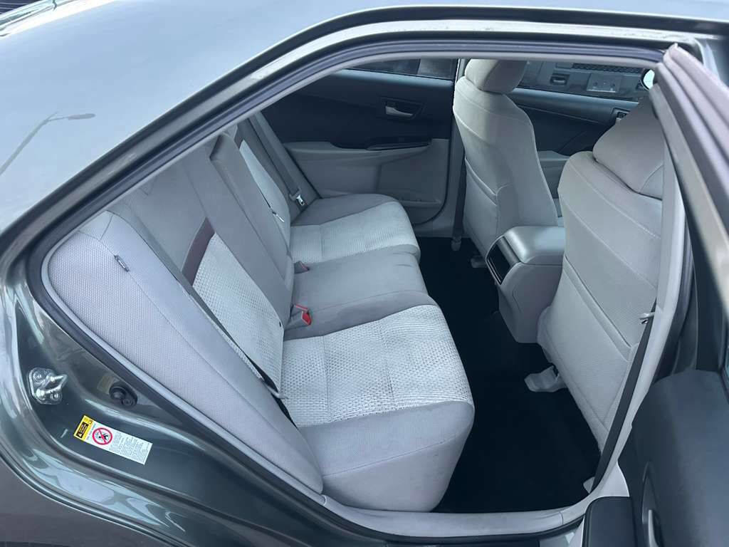 Used 2014 Toyota Camry L image 20