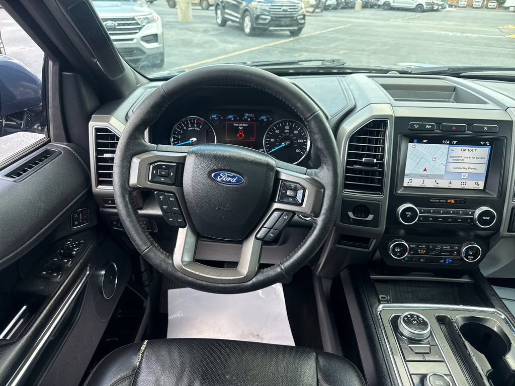 Used 2019 Ford Expedition XLT w/ Equipment Group 202A AWD/4WD image 26