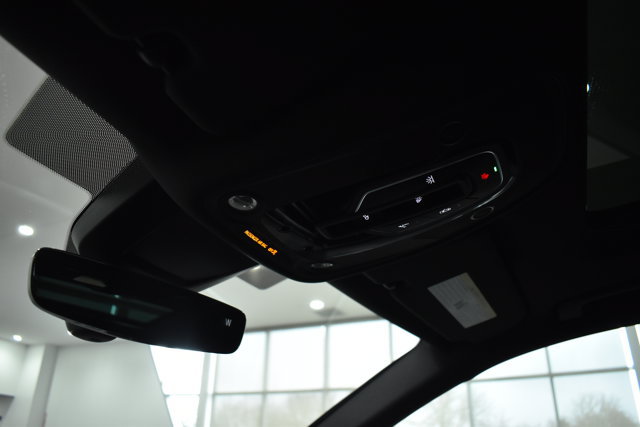 Used 2025 Audi Q8 Premium AWD/4WD image 27