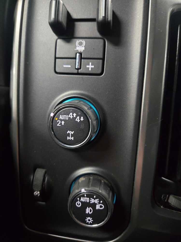 Used 2017 Chevrolet Silverado 1500 LTZ image 23