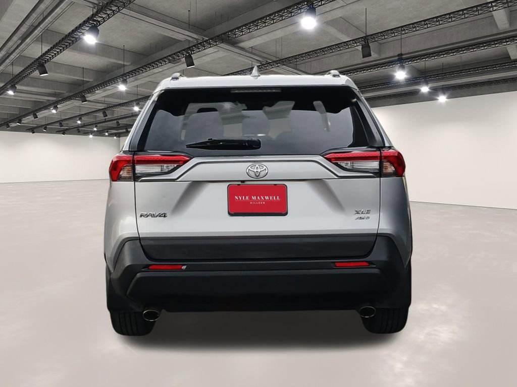 Used 2020 Toyota RAV4 XLE Premium AWD/4WD image 15