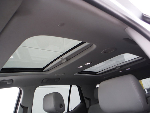 Used 2021 Chevrolet Traverse Premier AWD/4WD image 11
