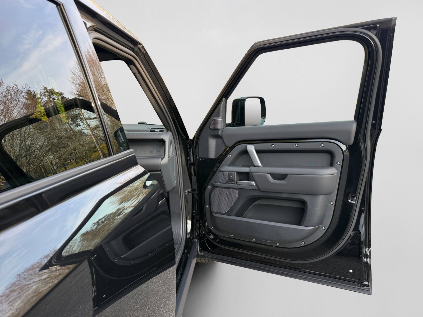 Certified 2024 Land Rover Defender 110 X-Dynamic SE image 24