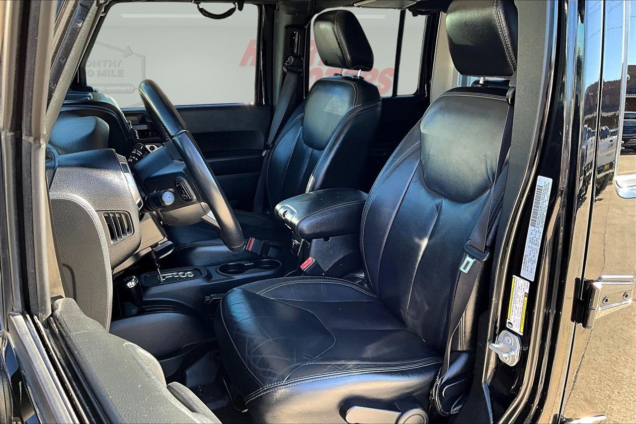 Used 2018 Jeep Wrangler Unlimited Sahara image 20