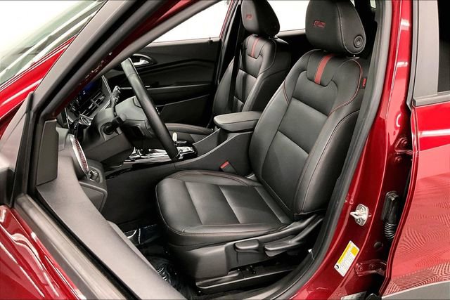 Used 2024 Chevrolet Trax RS w/ Sunroof Package image 24