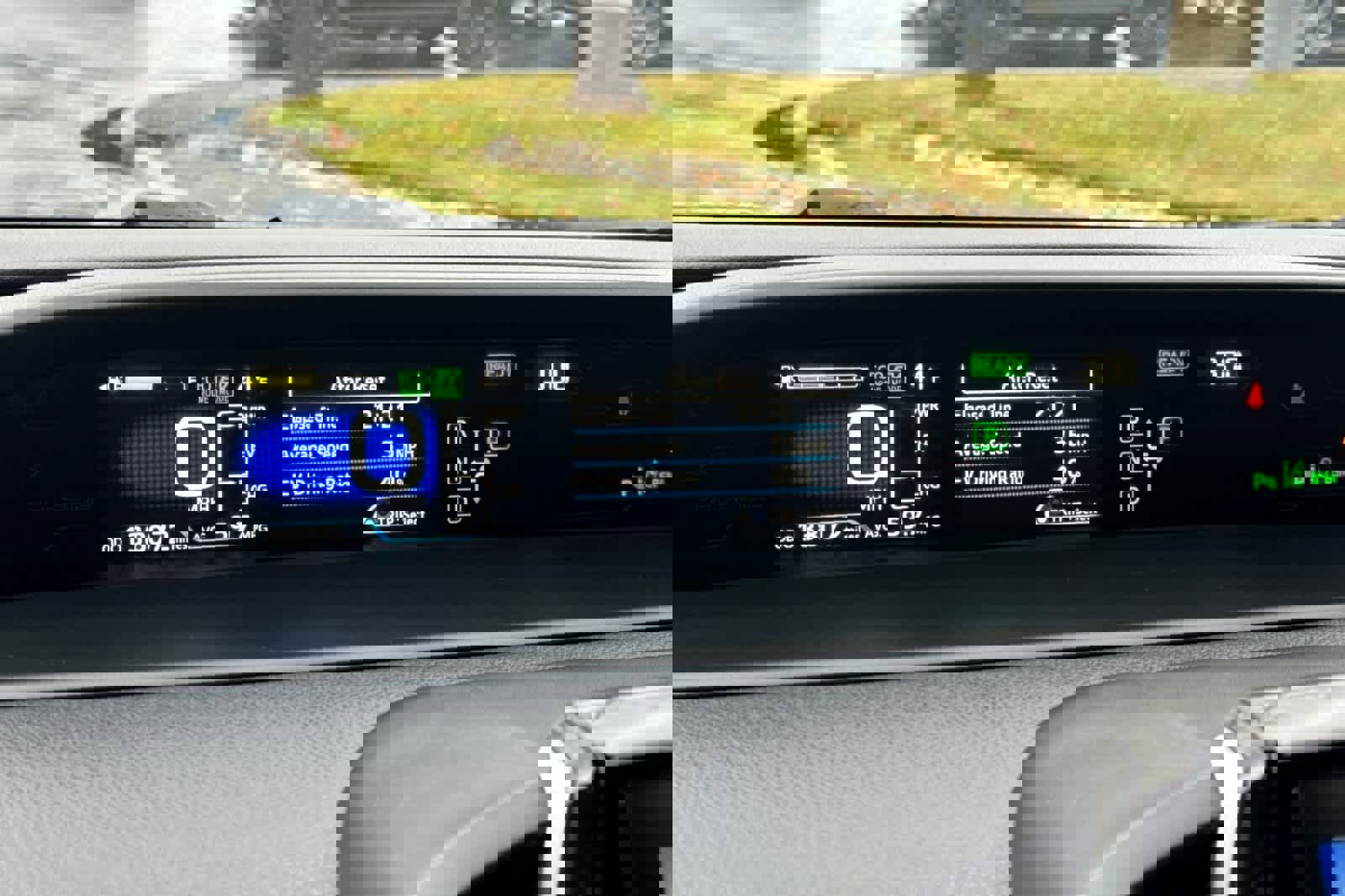 Used 2017 Toyota Prius Prime Advanced image 25