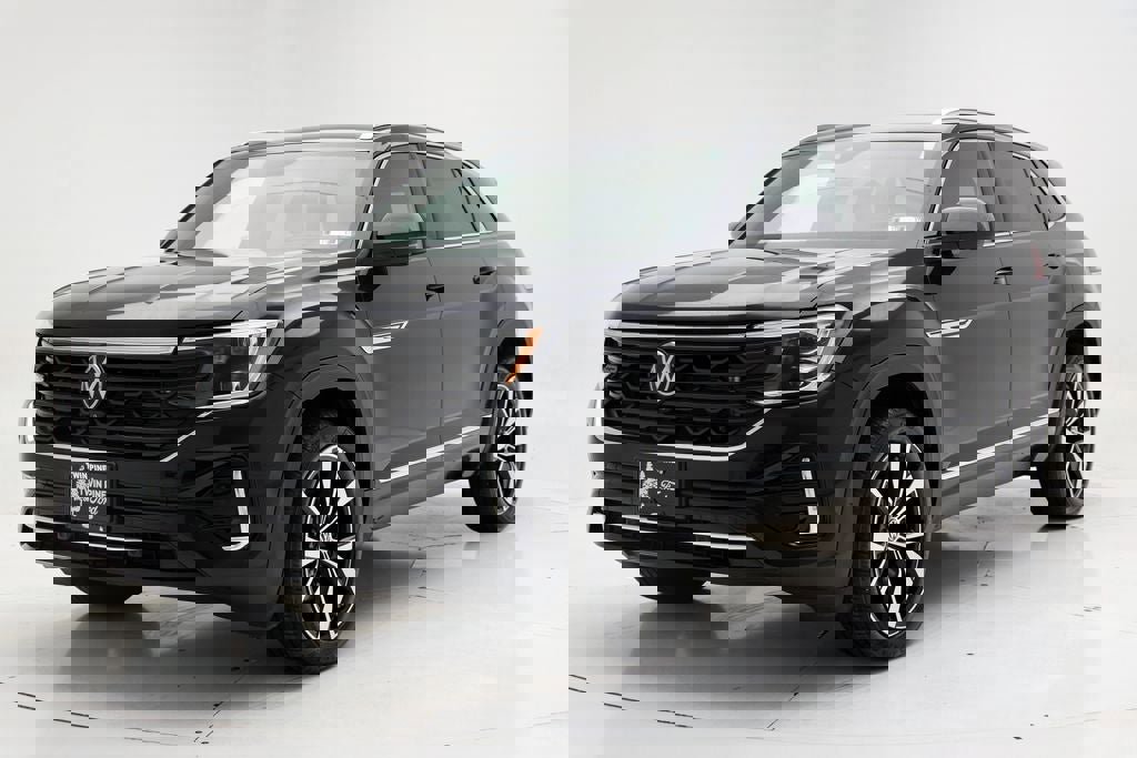 Used 2024 Volkswagen Atlas Cross Sport SEL Premium R-Line image 2