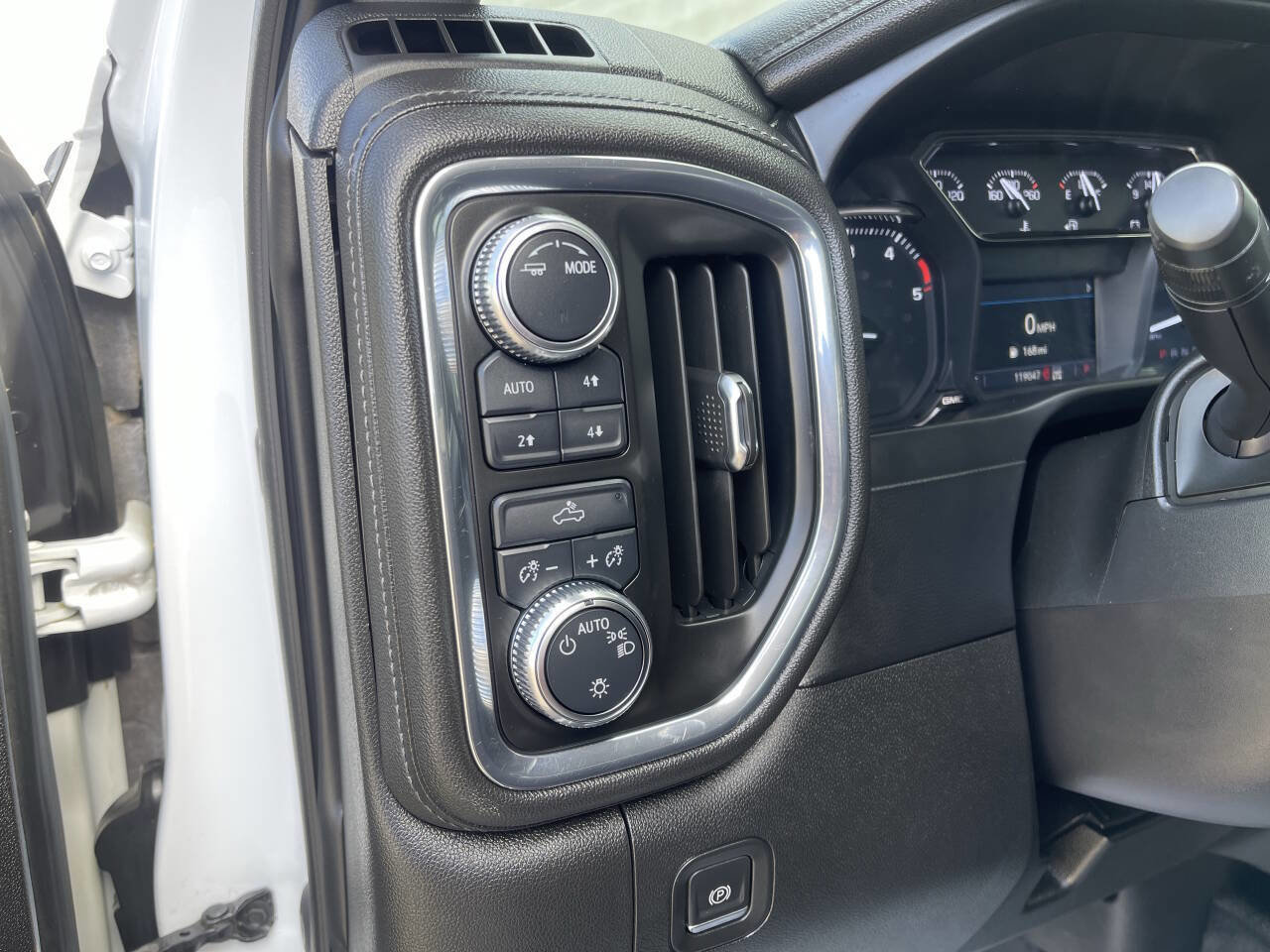 Used 2021 GMC Sierra 3500 SLE w/ Remote Start Package AWD/4WD image 9