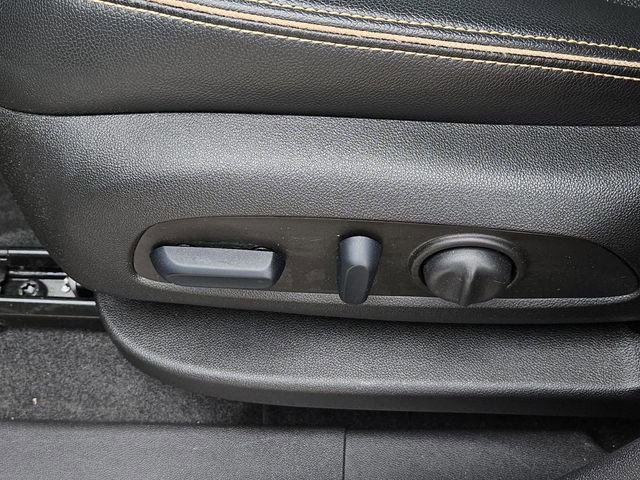 Used 2024 GMC Terrain AT4 image 31