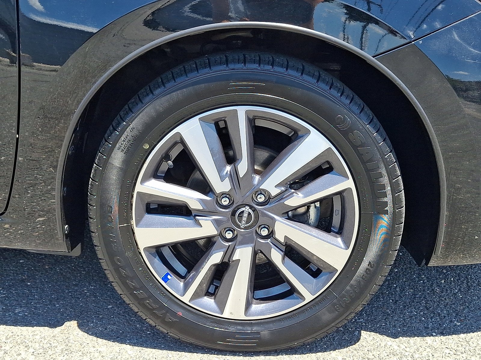 Used 2023 Nissan Versa SV FWD image 8