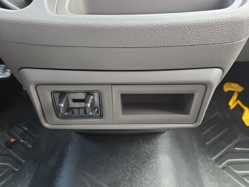 New 2026 Ford Transit 250 148 Medium Roof Extended AWD image 31