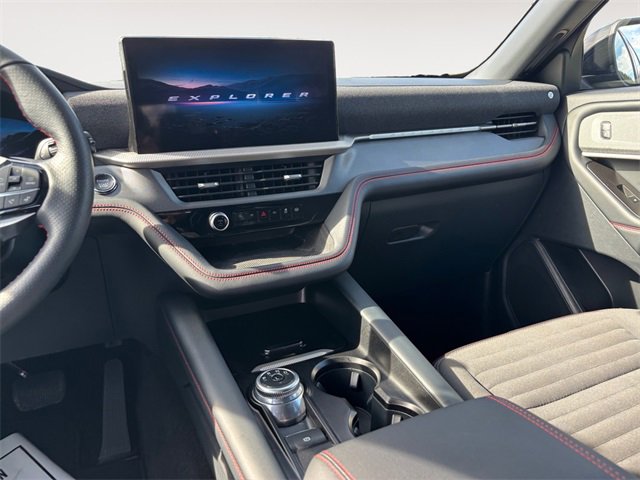 Used 2025 Ford Explorer ST-Line image 11