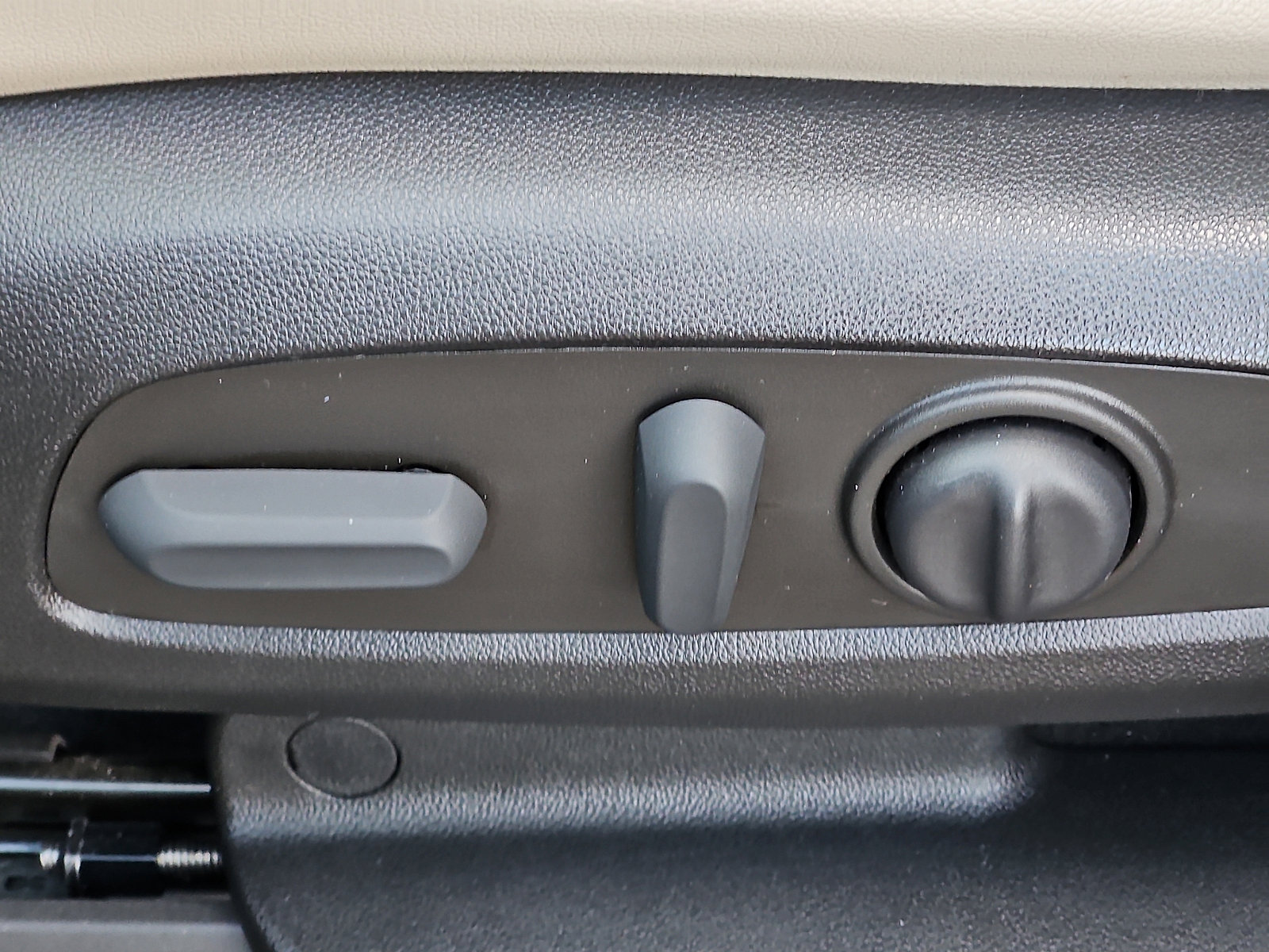 Used 2022 Chevrolet Traverse Premier image 27