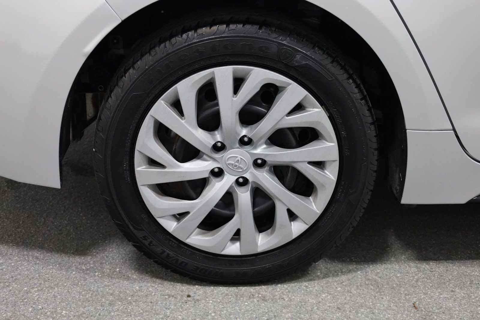 Used 2023 Toyota Corolla SE image 32