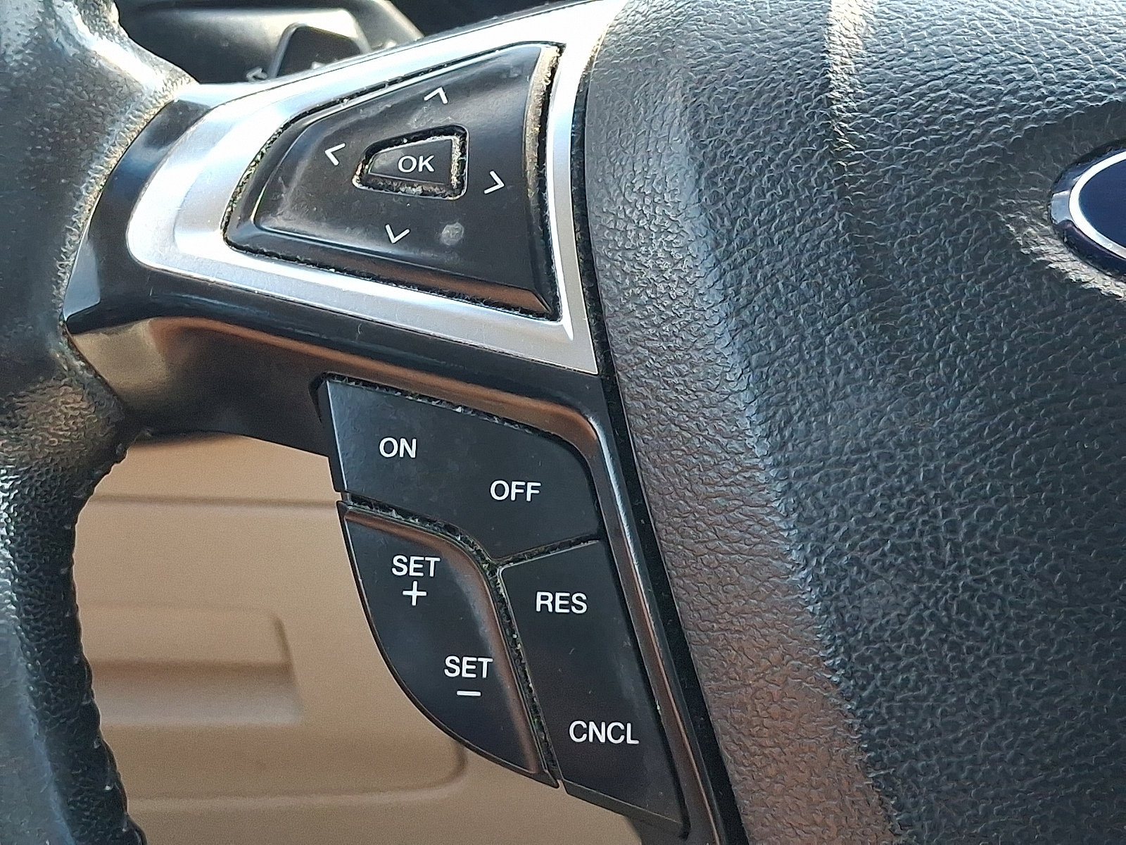Used 2017 Ford Edge Titanium w/ Technology Package AWD/4WD image 21