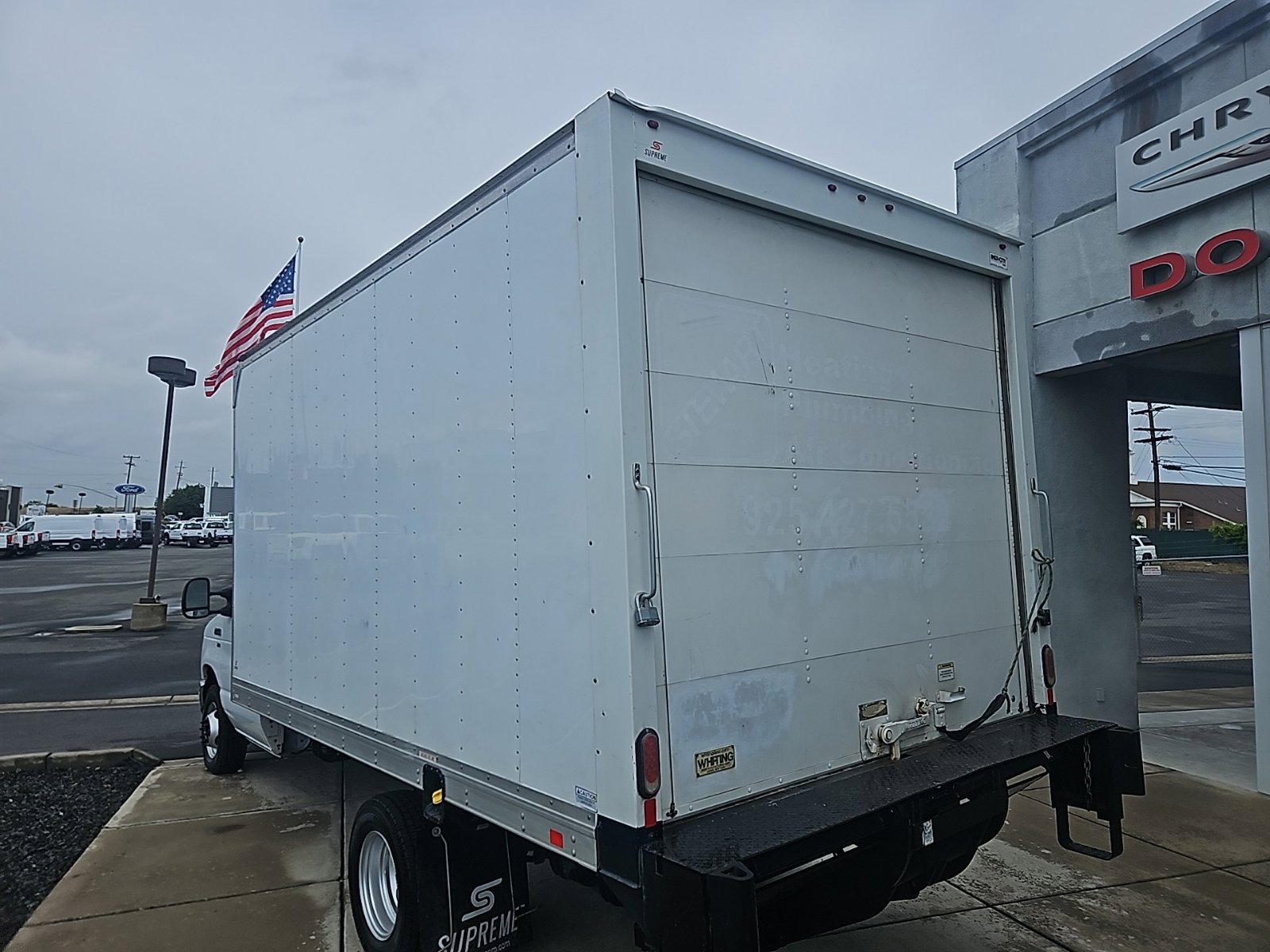 Used 2019 Ford E-350 and Econoline 350 Super Duty w/ Power Windows & Locks Group RWD image 3