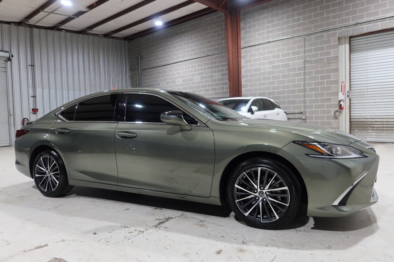 Used 2025 Lexus ES 300h w/ Premium Package FWD image 6