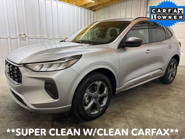 Used 2024 Ford Escape ST-Line w/ Tech Pack #1 AWD/4WD image 3