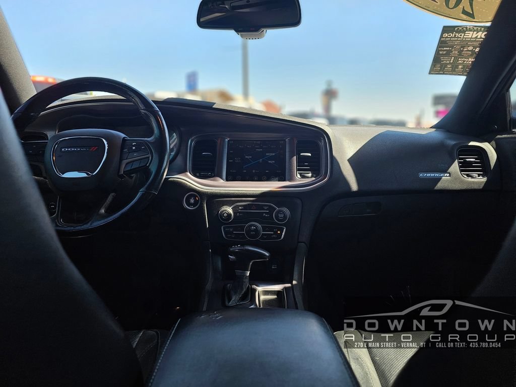 Used 2017 Dodge Charger SXT w/ AWD Plus Group image 9