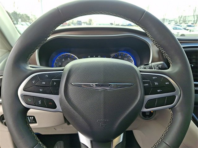 Used 2023 Chrysler Voyager LX image 19