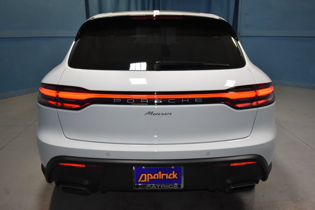 Certified 2025 Porsche Macan AWD/4WD image 31