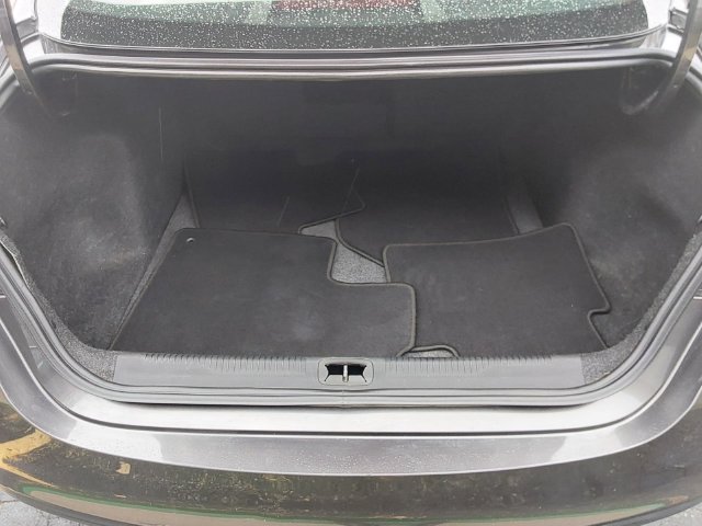 Used 2015 Chrysler 200 Limited w/ Comfort Group FWD image 8