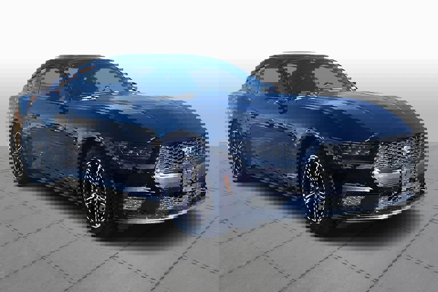 Used 2025 Ford Mustang Coupe image 2