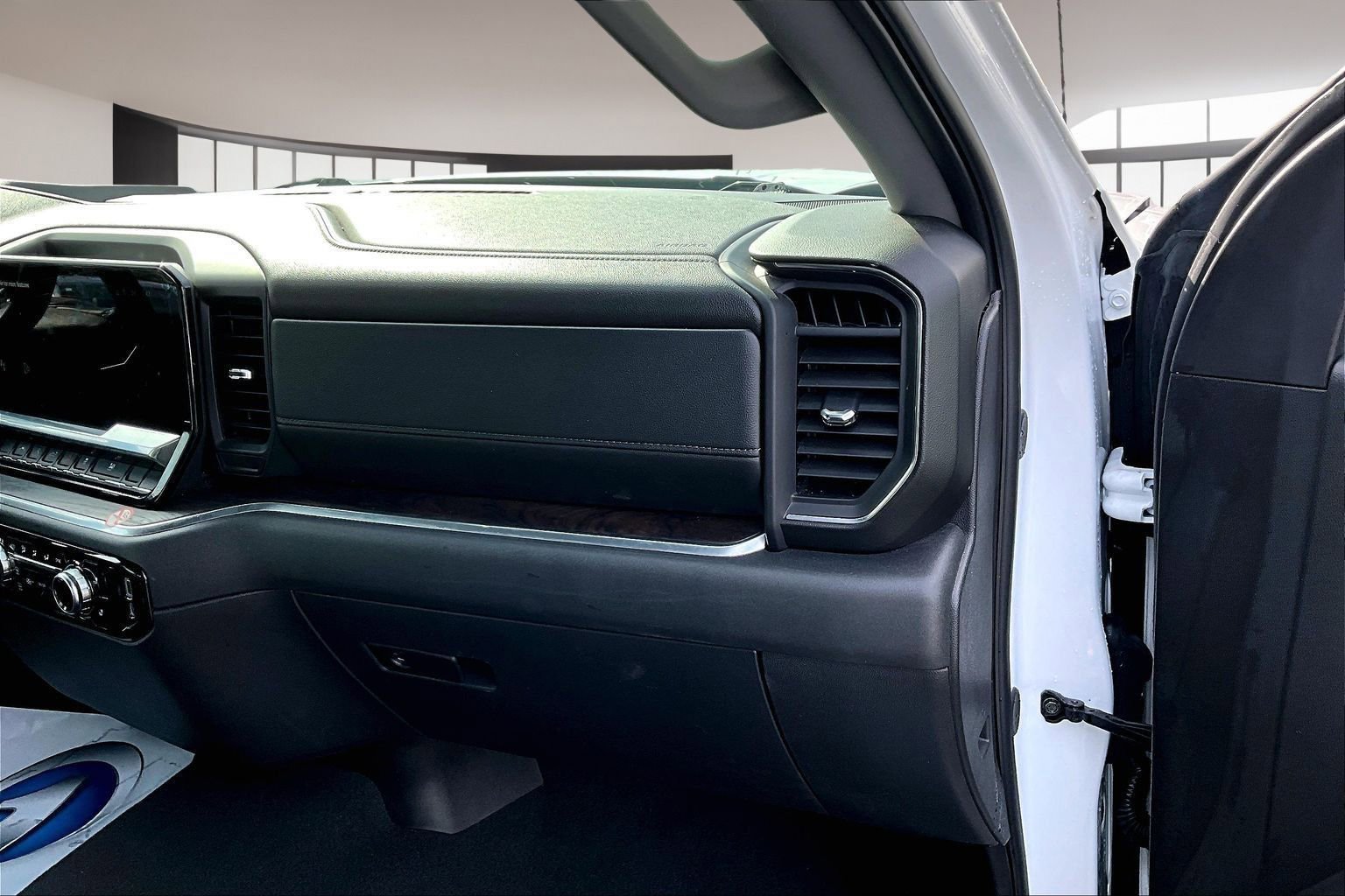 Used 2025 GMC Sierra 1500 SLT image 27