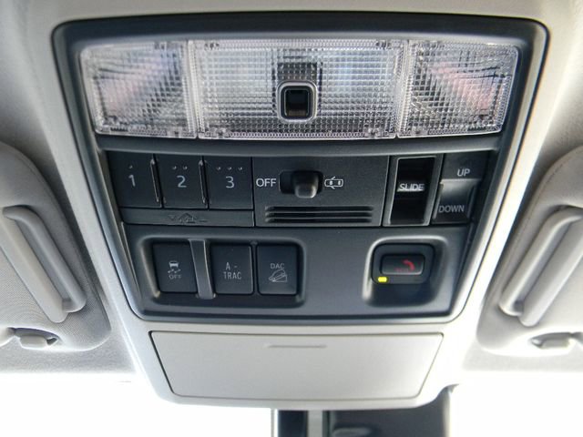 Used 2023 Toyota 4Runner Limited AWD/4WD image 21