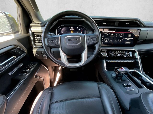 Used 2025 GMC Sierra 1500 Denali AWD/4WD image 5