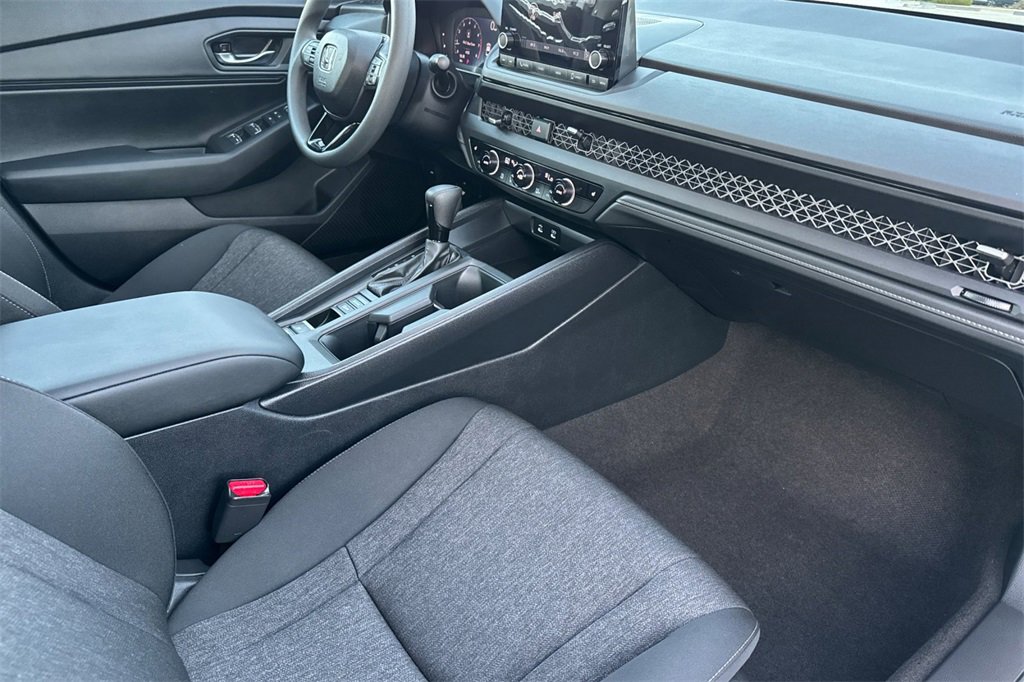 Certified 2025 Honda Accord SE image 14