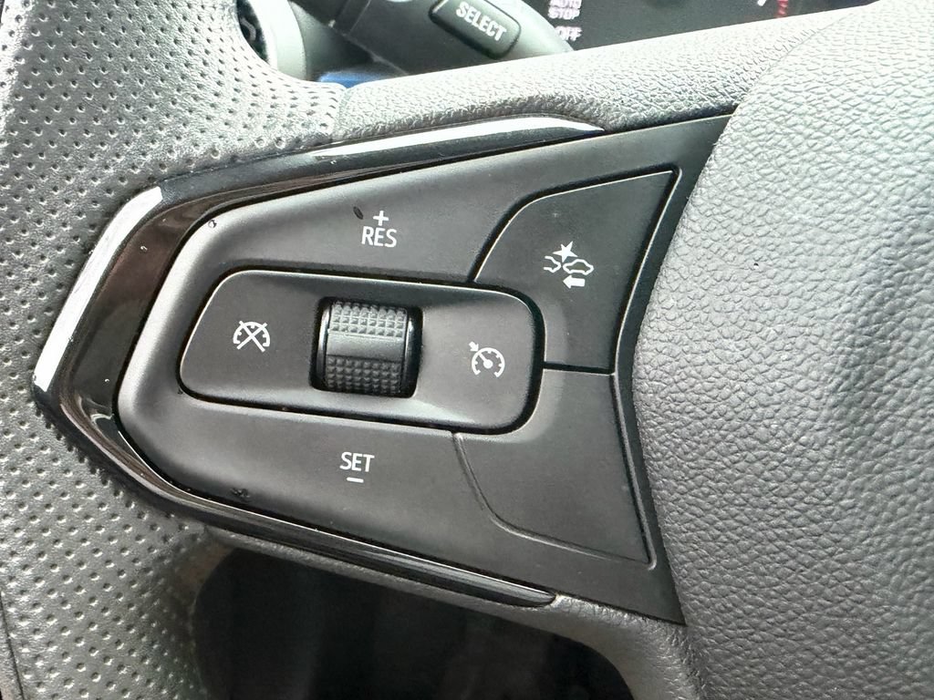 Used 2025 Chevrolet Trax LS w/ LS Convenience Package FWD image 26