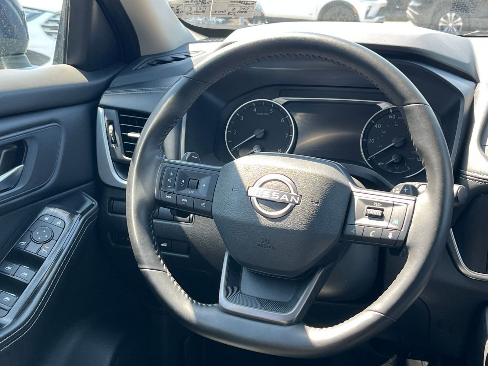 Used 2025 Nissan Rogue SV AWD/4WD image 30
